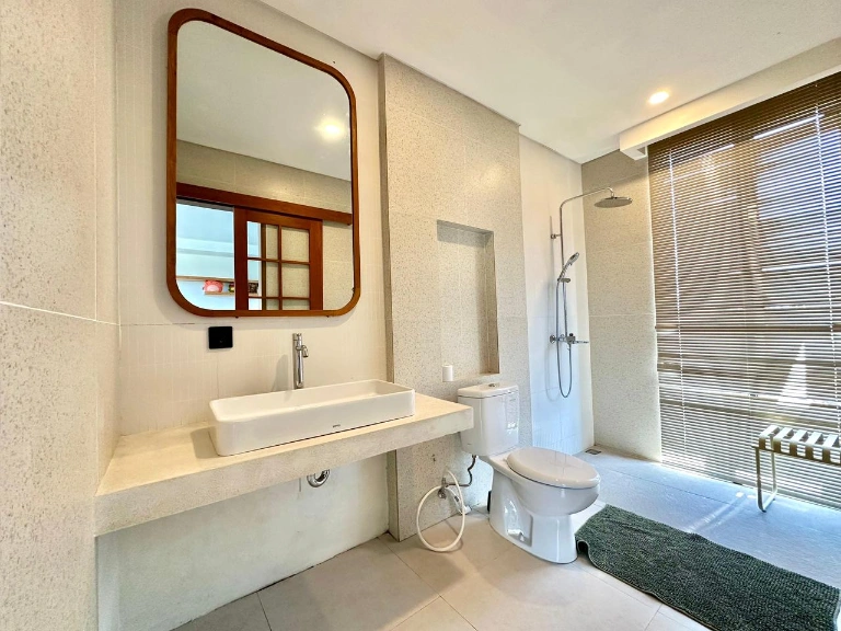 3-Bedroom Luxury Villa in Seseh — image 4