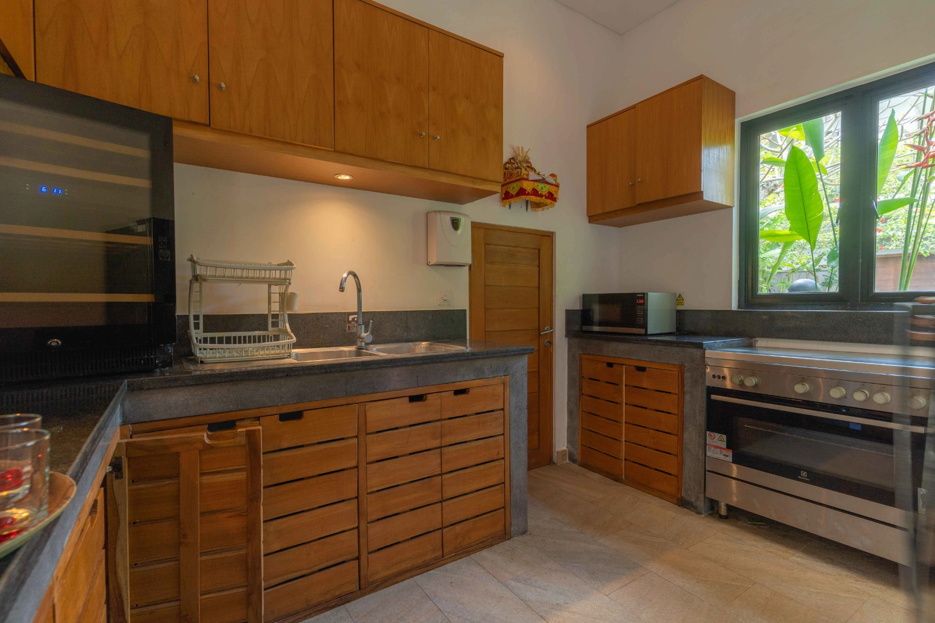 4BR Beachside Island Villa in Berawa — image 3