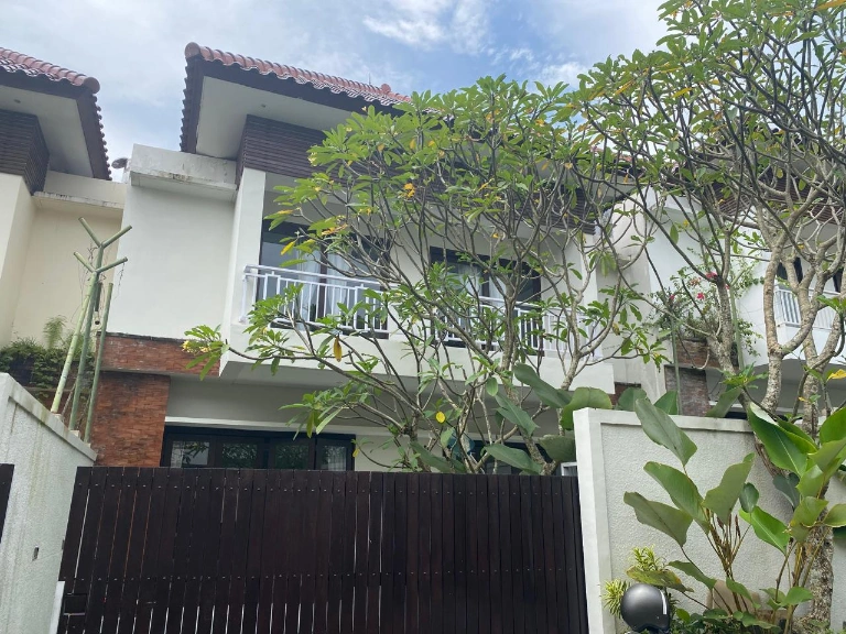 3BR Pererenan walking distance to Surya Gym quiet area