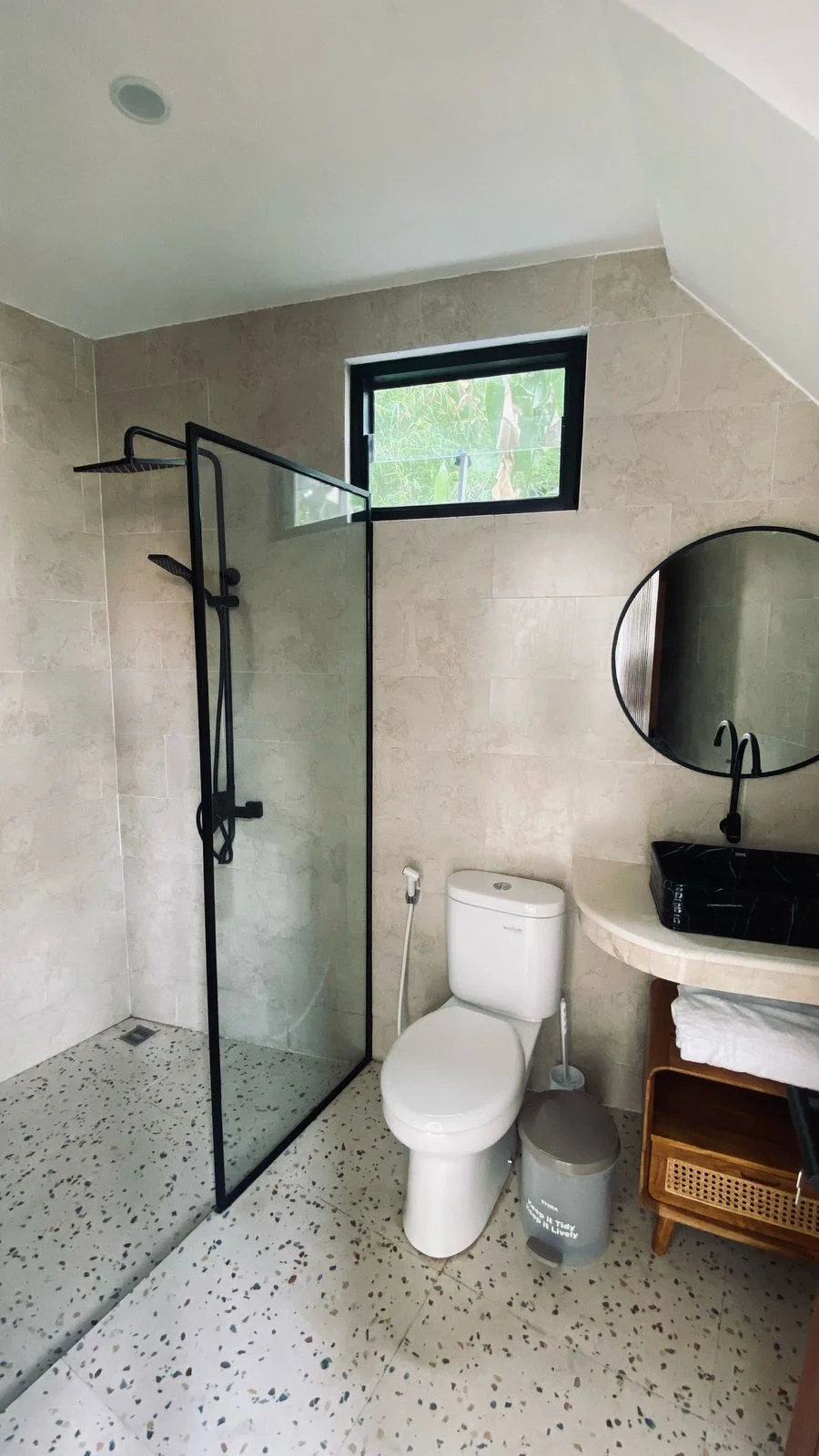 Charming 1 Bedroom Mezzanine Villa in Kerobokan — image 4