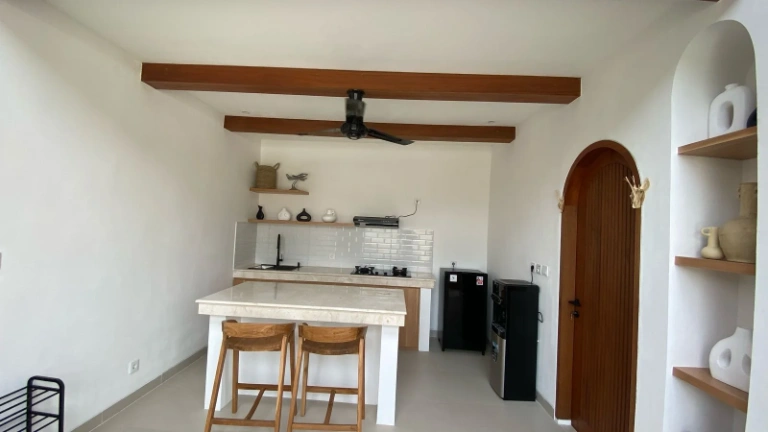Charming 1 Bedroom Mezzanine Villa in Kerobokan — image 2
