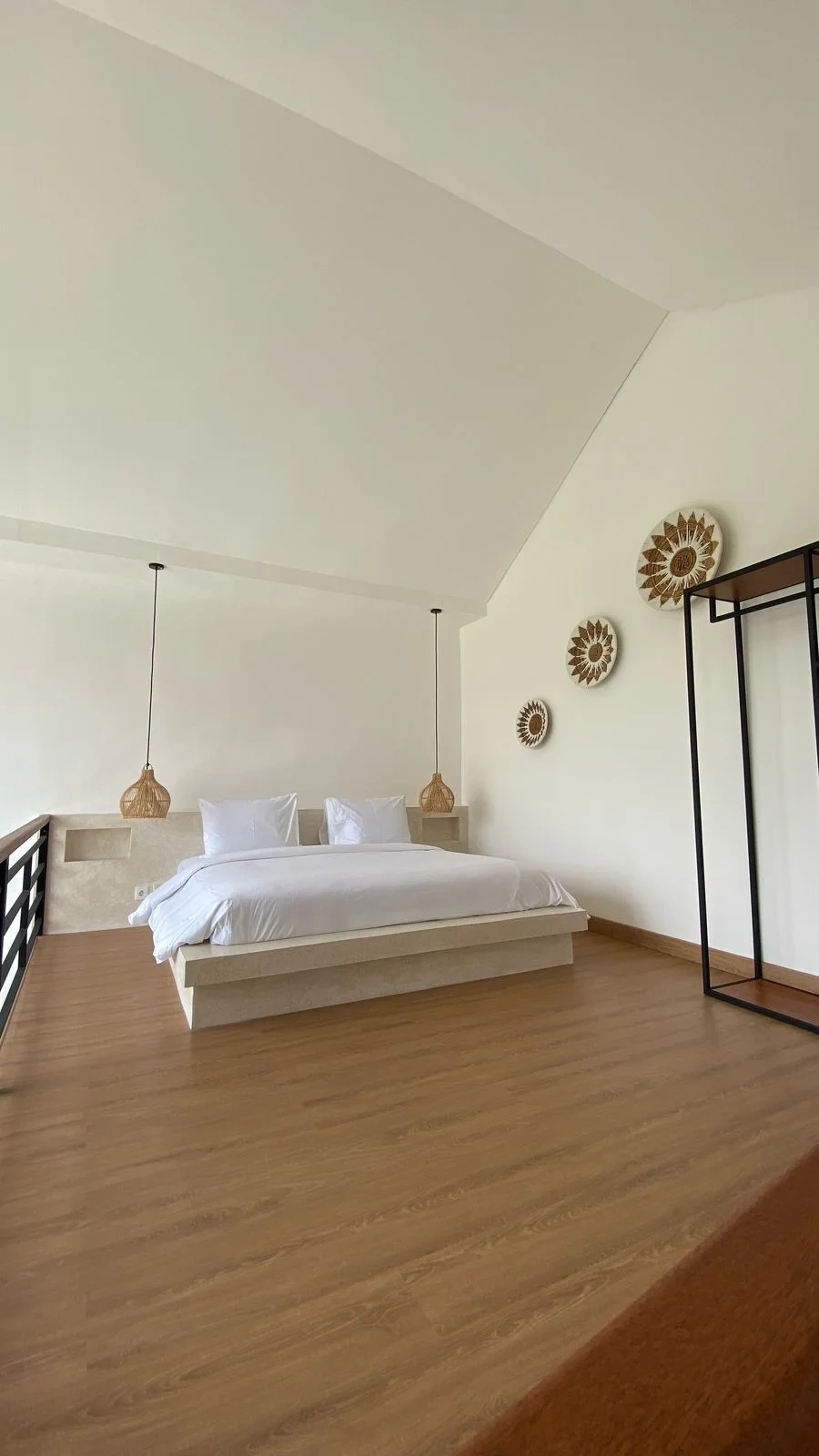 Charming 1 Bedroom Mezzanine Villa in Kerobokan — image 3