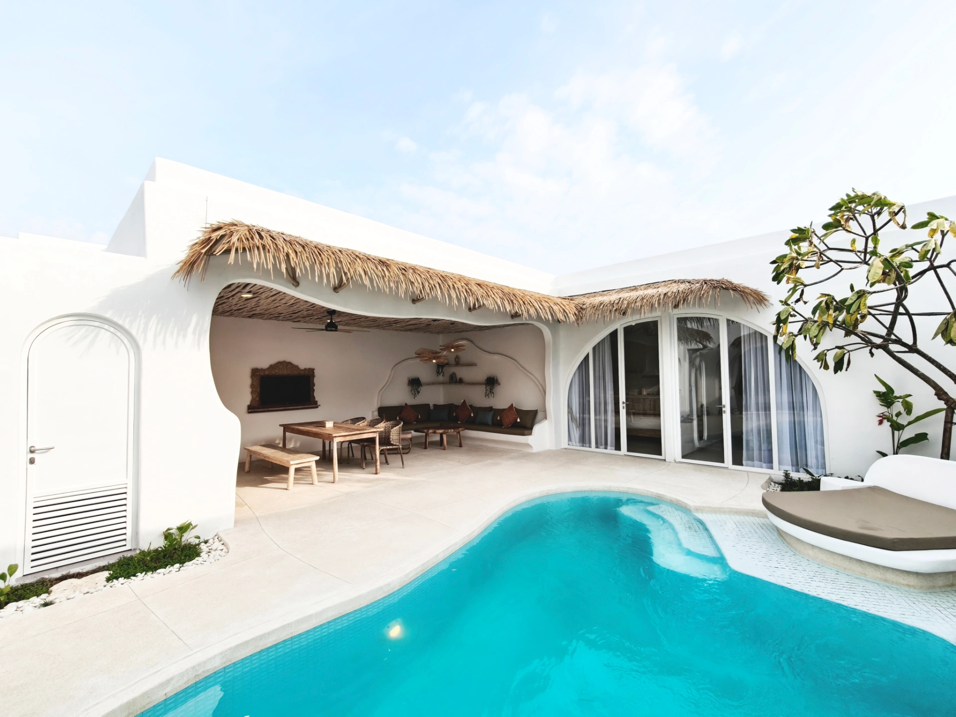 Suilaya Villa - Spacious 3 Bedroom Pool Villa near Bingin