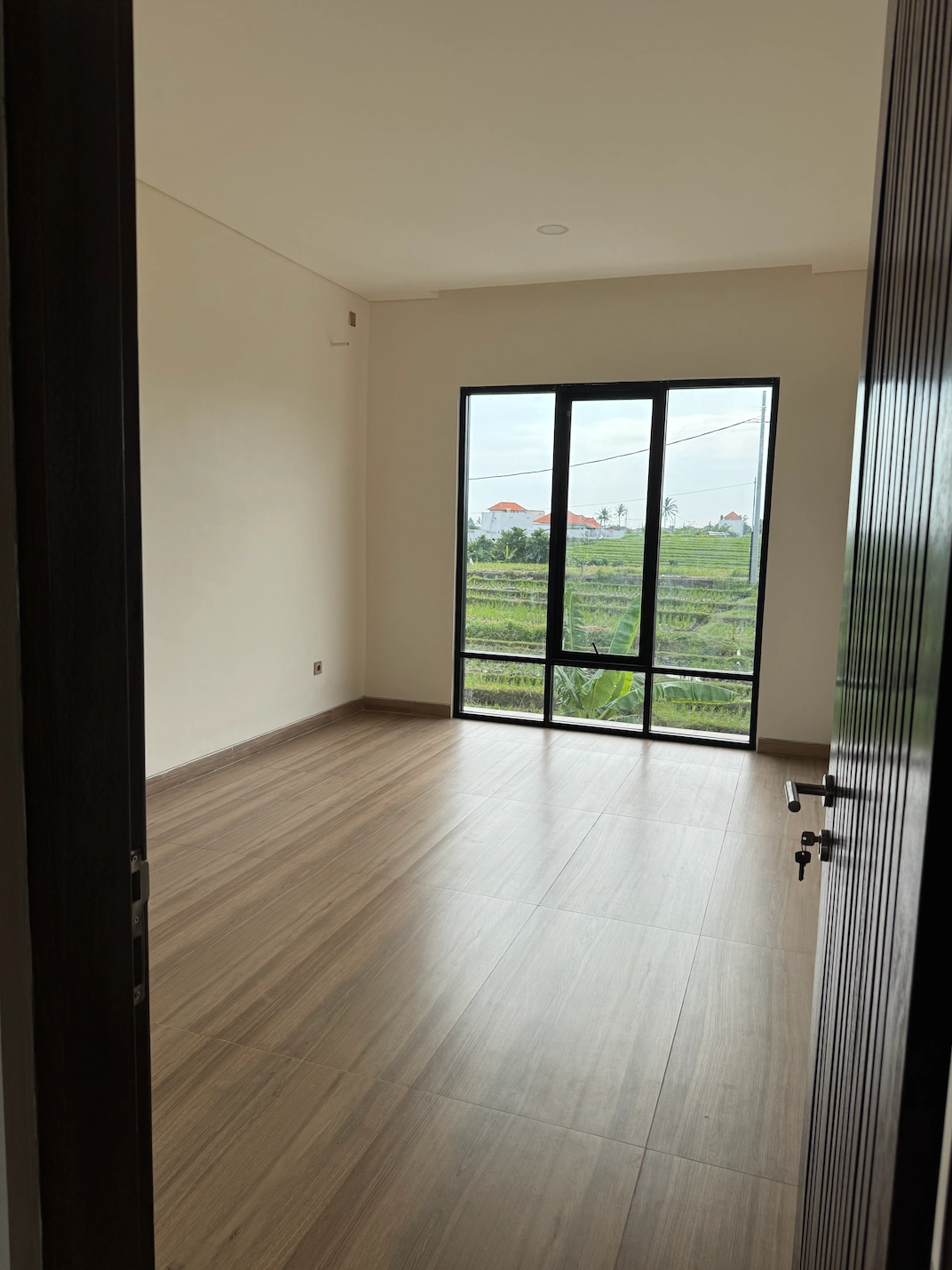 Unfurnished 3 bedroom Villa in North Pantai Lima For Sale — image 2