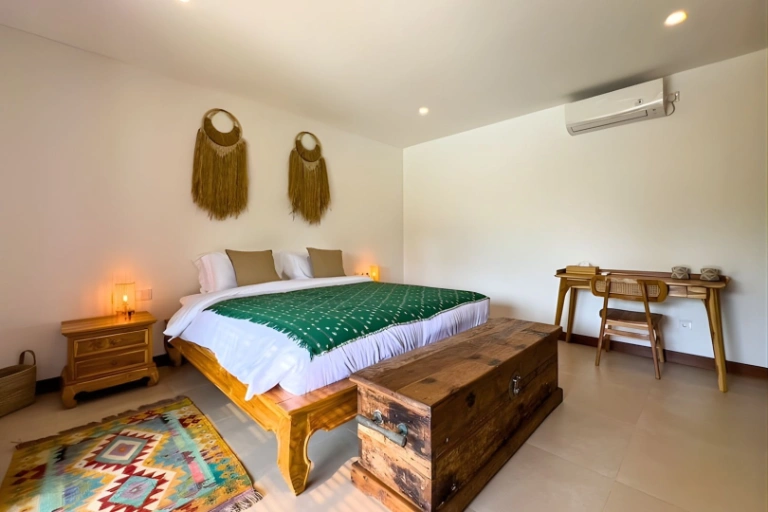 LEASEHOLD 3BR Combined Joglo & Modern Architecture Villa - Prime Location — image 4