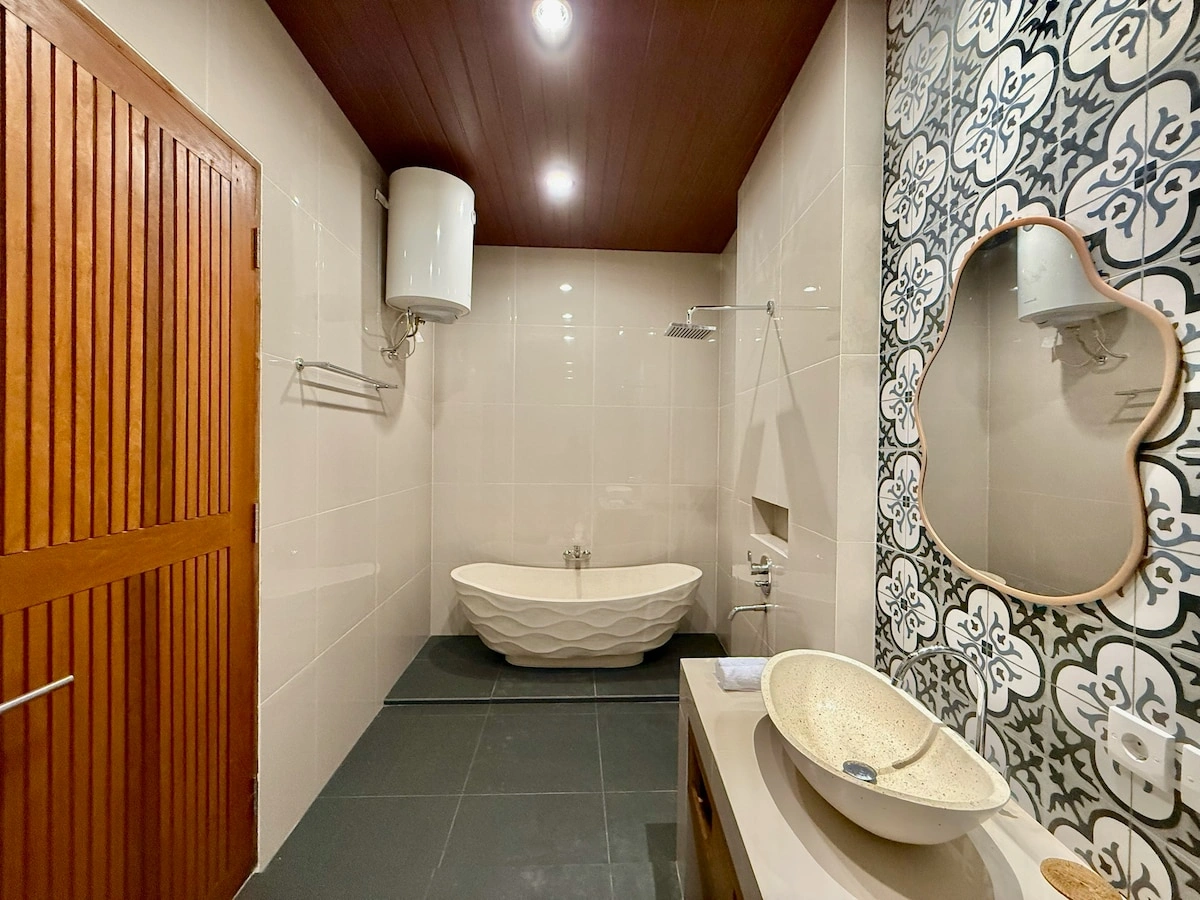 Moonlight Heaven Stylish 2-BR Pool villa near Ubud — image 4