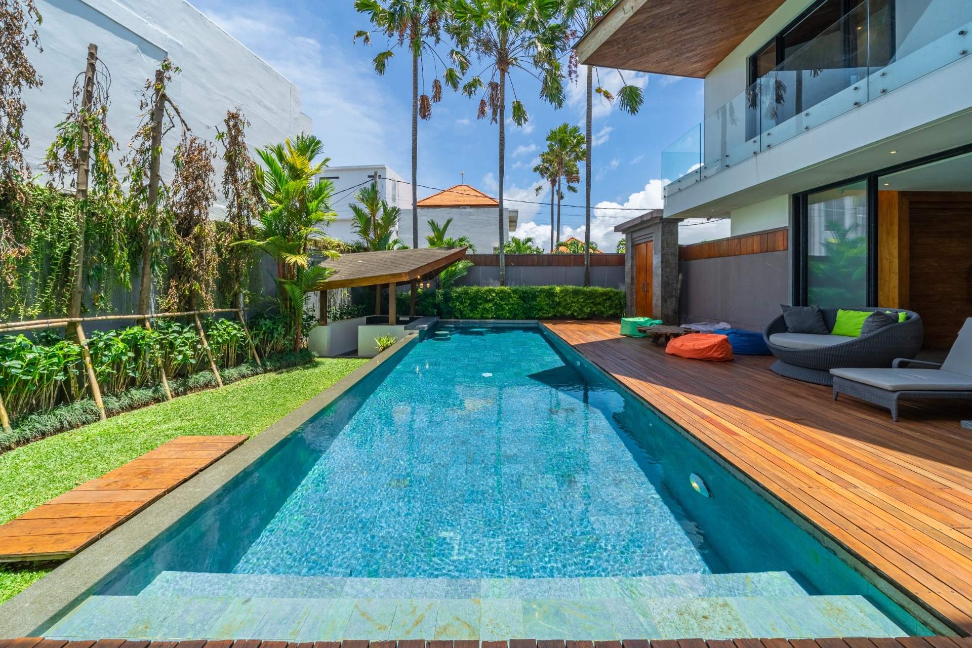 Villa Nampara - Modern 4-Bedroom Villa with Rice Field View in Cemagi — image 2
