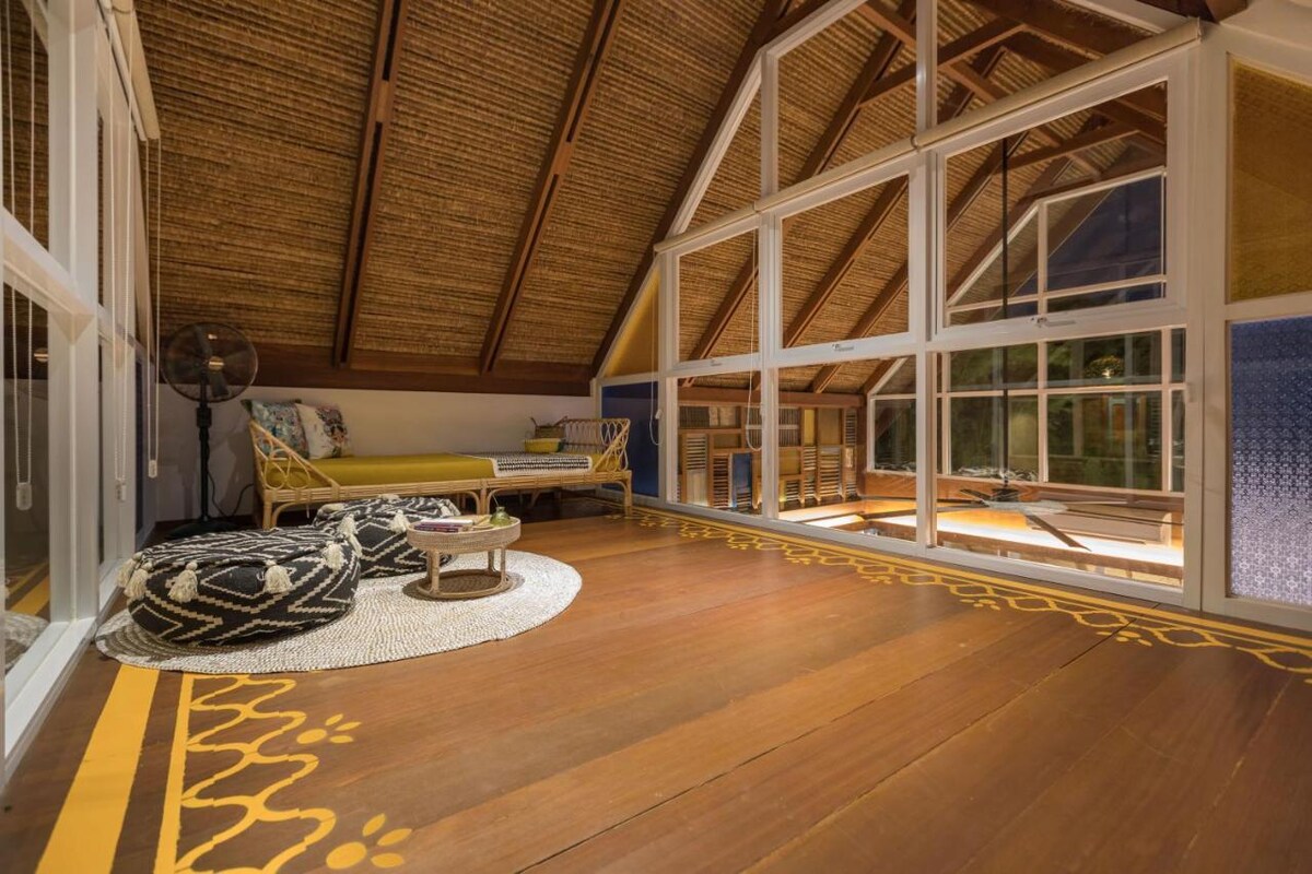 Teakwood Lush Retreat 2 Bedroom Private Villa in Canggu — image 1