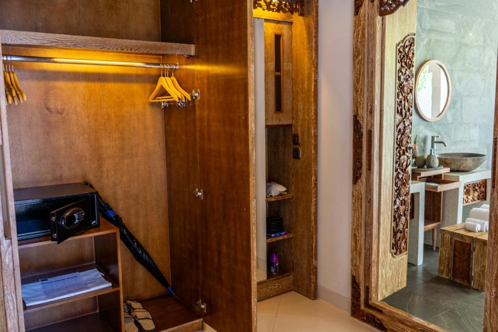 Romantic Coastal Hideaway 1 Bedroom Private Villa in Jimbaran — image 7