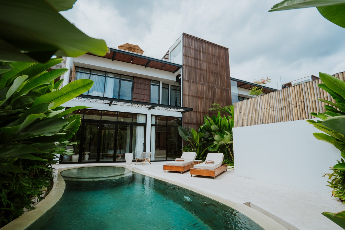 Canggu Stylish 3BR Villa Escape W/ Rooftop & Pool in Canggu, Bali