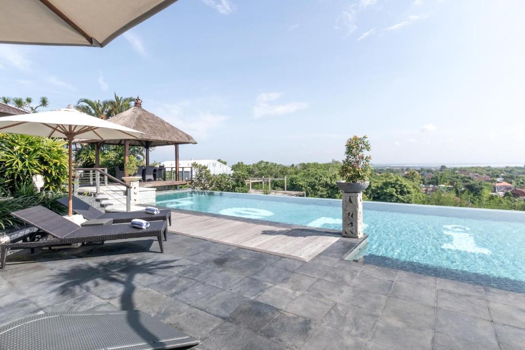 Grand Coastal Marvel Private Villa in Jimbaran — image 6