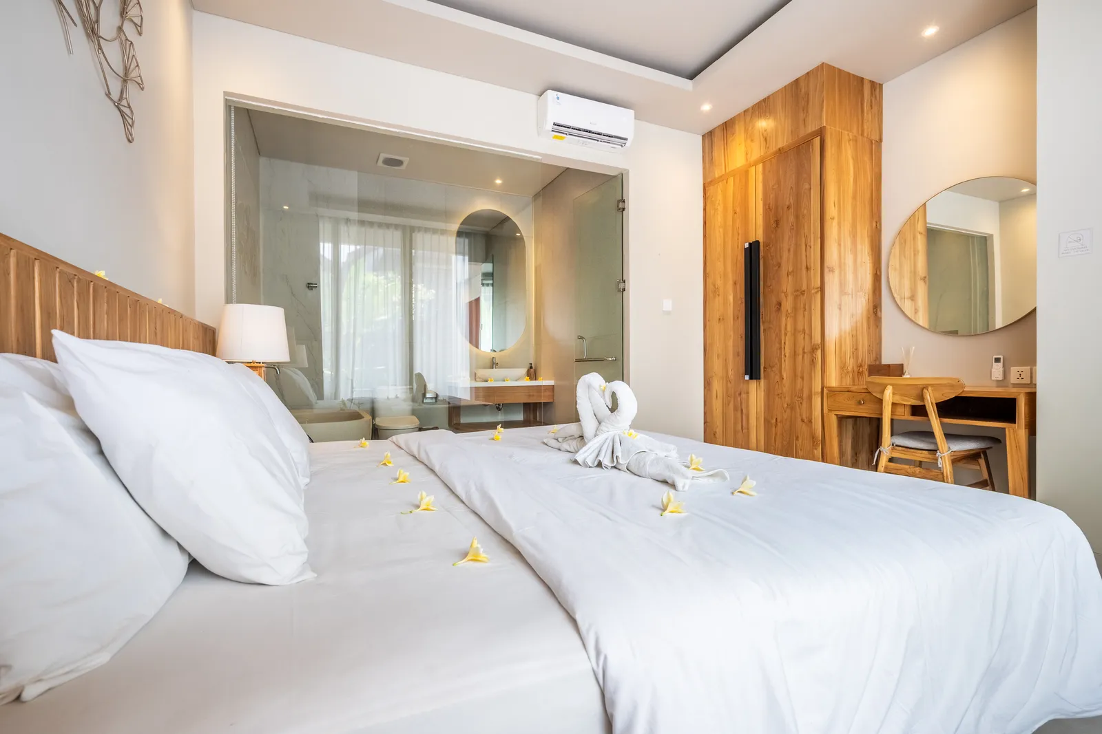 Grand Modern Sanctuary 5 Bedroom Private Villa in Canggu — image 13