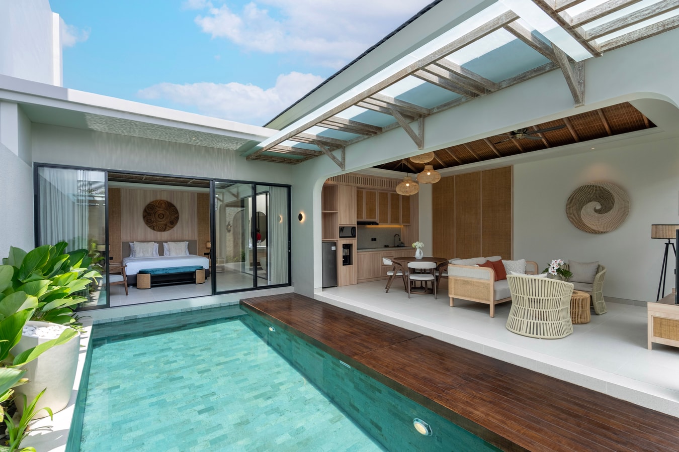 Deneva 5 - Pool & Bathtub Villa, Near Beaches in Canggu, Bali — image 13