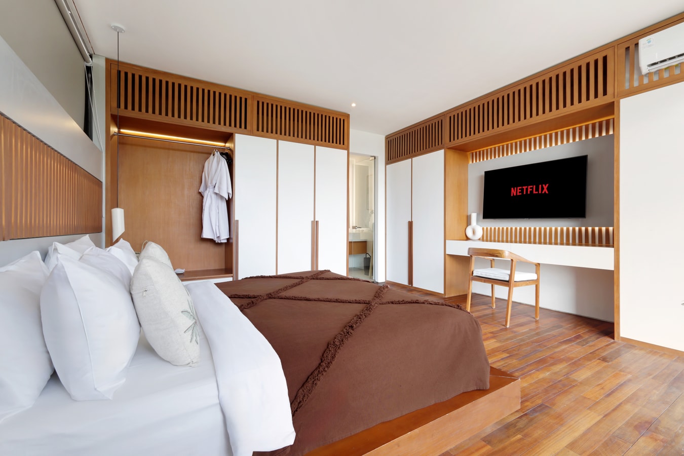 Canggu Escape 2BR Villa w/ Rooftop and Plunge Pool in Canggu, Bali — image 9