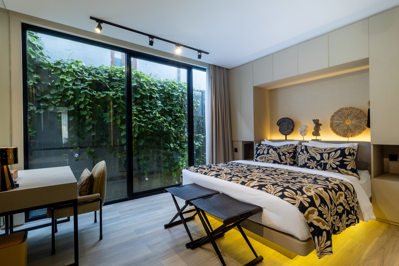 Oasis 9 - 2BR Pool Villa, Near Berawa Beach in Canggu, Bali — image 3