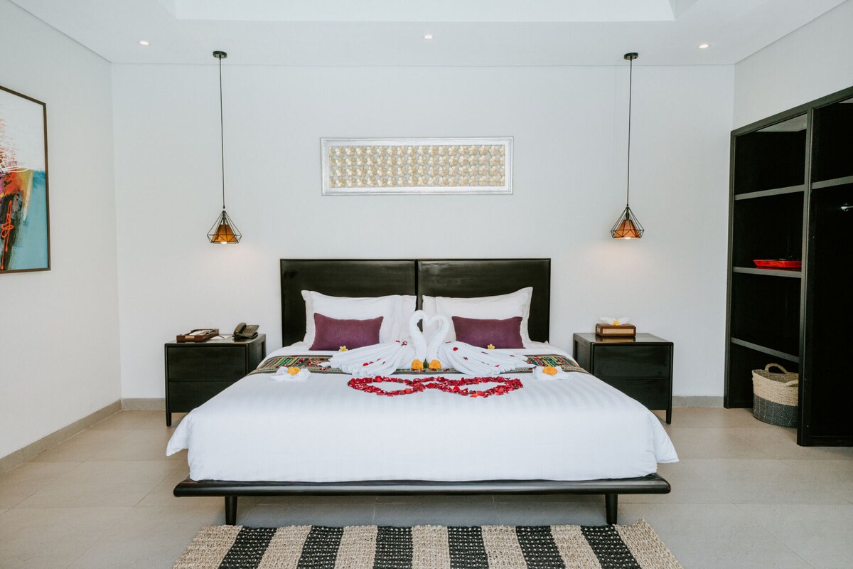 Stylish Beachside Nook 1 Bedroom Private Villa in Canggu — image 2