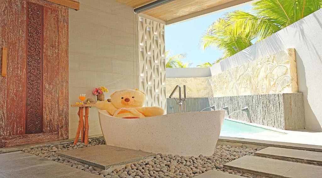 Brand New Luxe 1 Bedroom Private Villa in Jimbaran — image 2