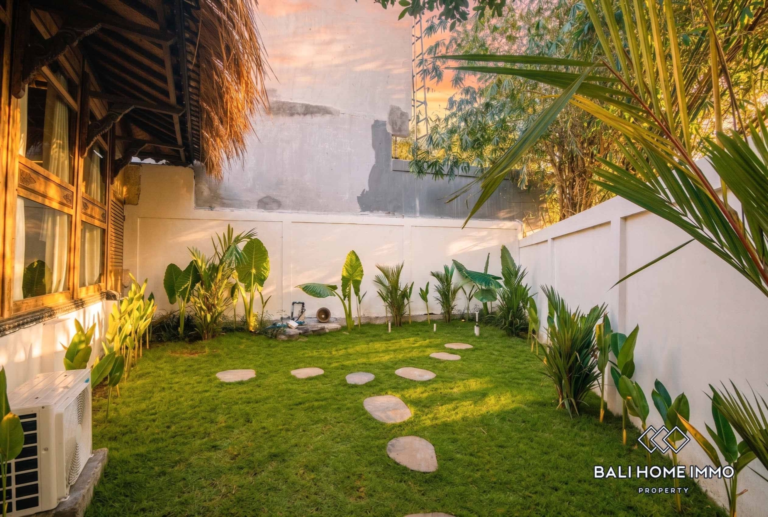 1 Bedroom Joglo Villa For Rent in Kerobokan — image 11