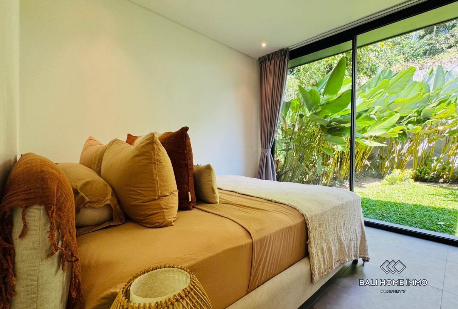 1 BEDROOM JUNGLE VIEW VILLA FOR RENT IN UBUD — image 7