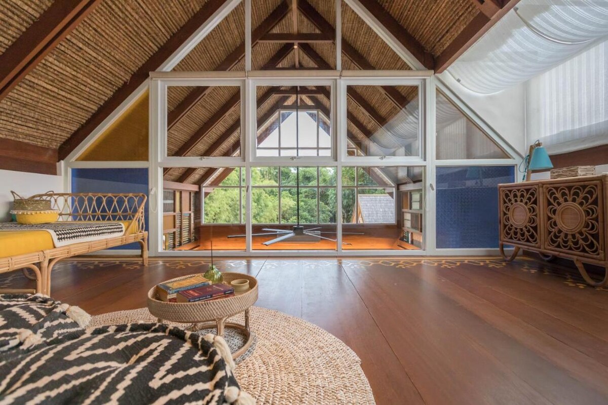 Teakwood Lush Retreat 2 Bedroom Private Villa in Canggu — image 2