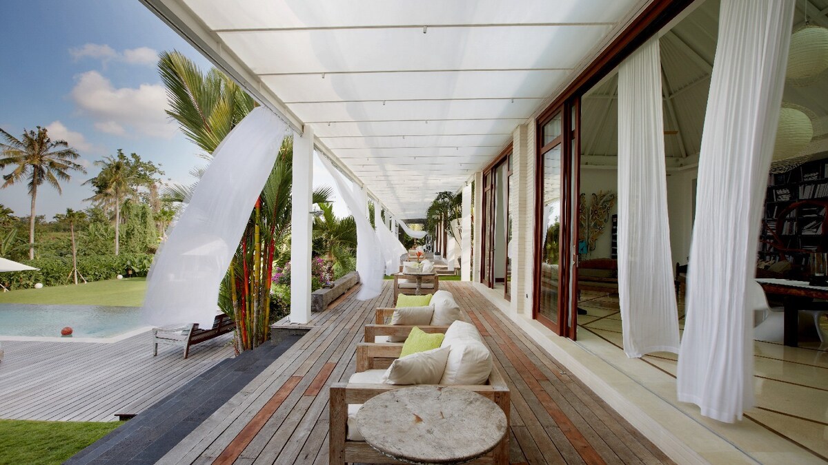 Expansive Luxury Estate 6 Bedroom Private Villa in Canggu — image 1