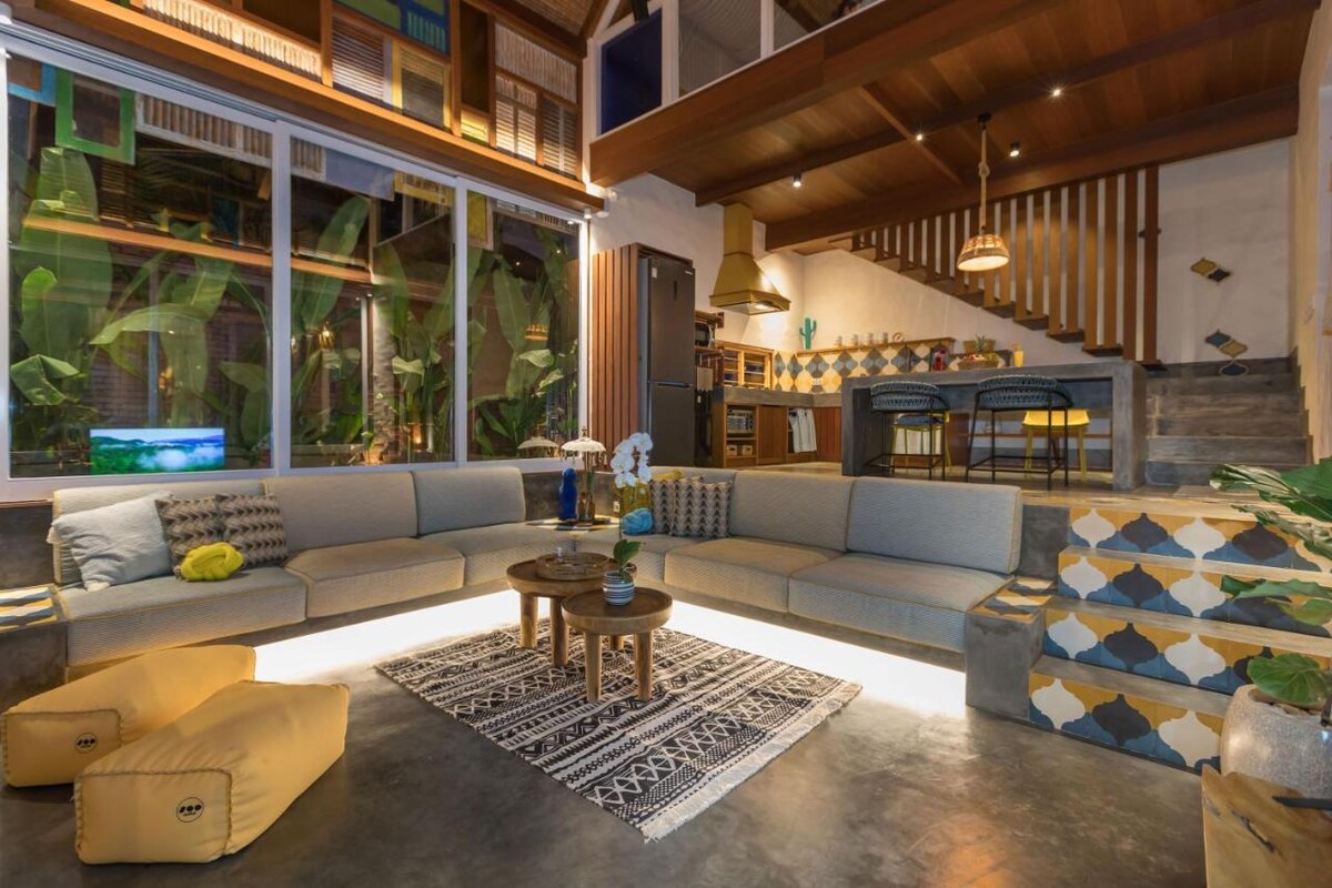 Teakwood Lush Retreat 2 Bedroom Private Villa in Canggu