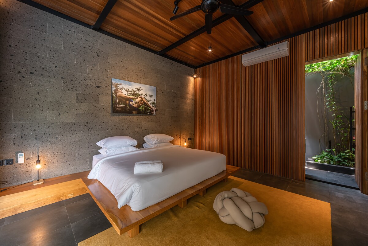 Yeh Gangga — 8BR Villa Rental in Pererenan — image 8