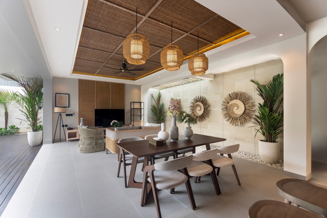 Deneva 10 - Pool & Bathtub Villa, Near Beaches in Canggu, Bali — image 19