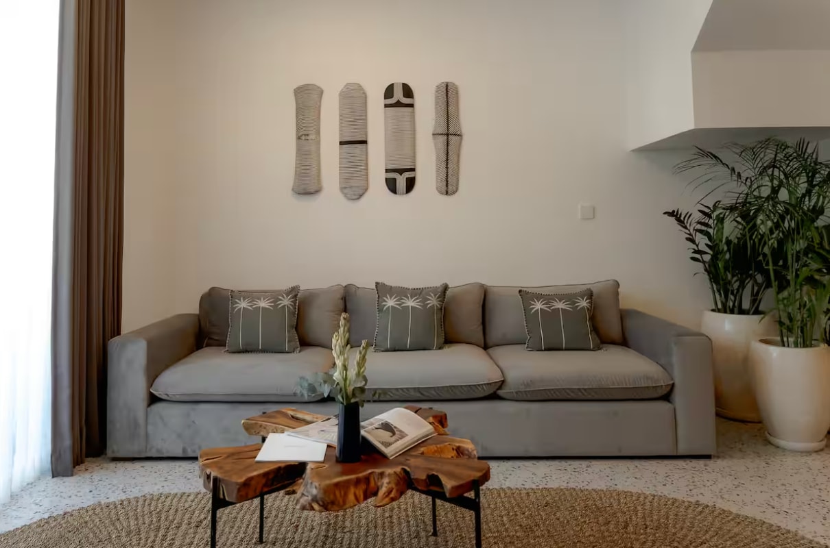 Modern 2BR Batu Belig Beach | Pool & Work Hub in Canggu, Bali — image 17