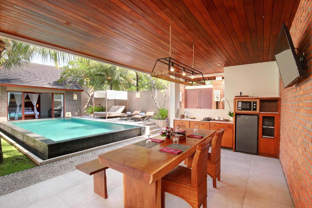 Tropical Hideaway Suite 2 Bedroom Private Villa in Jimbaran