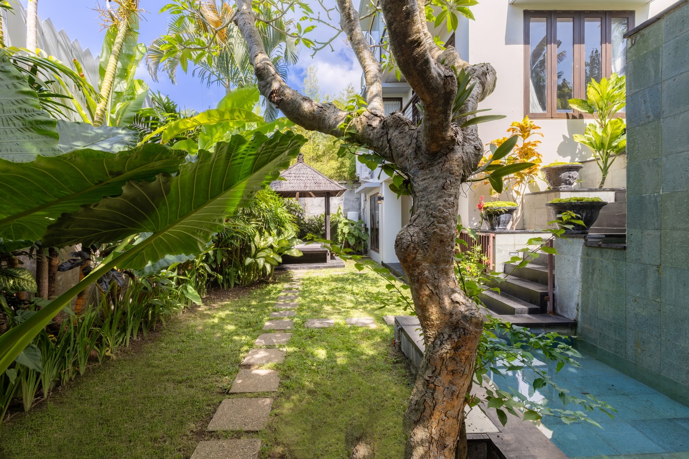 Sanga - 3BR Villa with Pool & Rooftop, Canggu in Pererenan, Bali — image 7