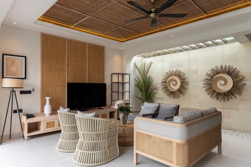 Deneva 10 - Pool & Bathtub Villa, Near Beaches in Canggu, Bali — image 16