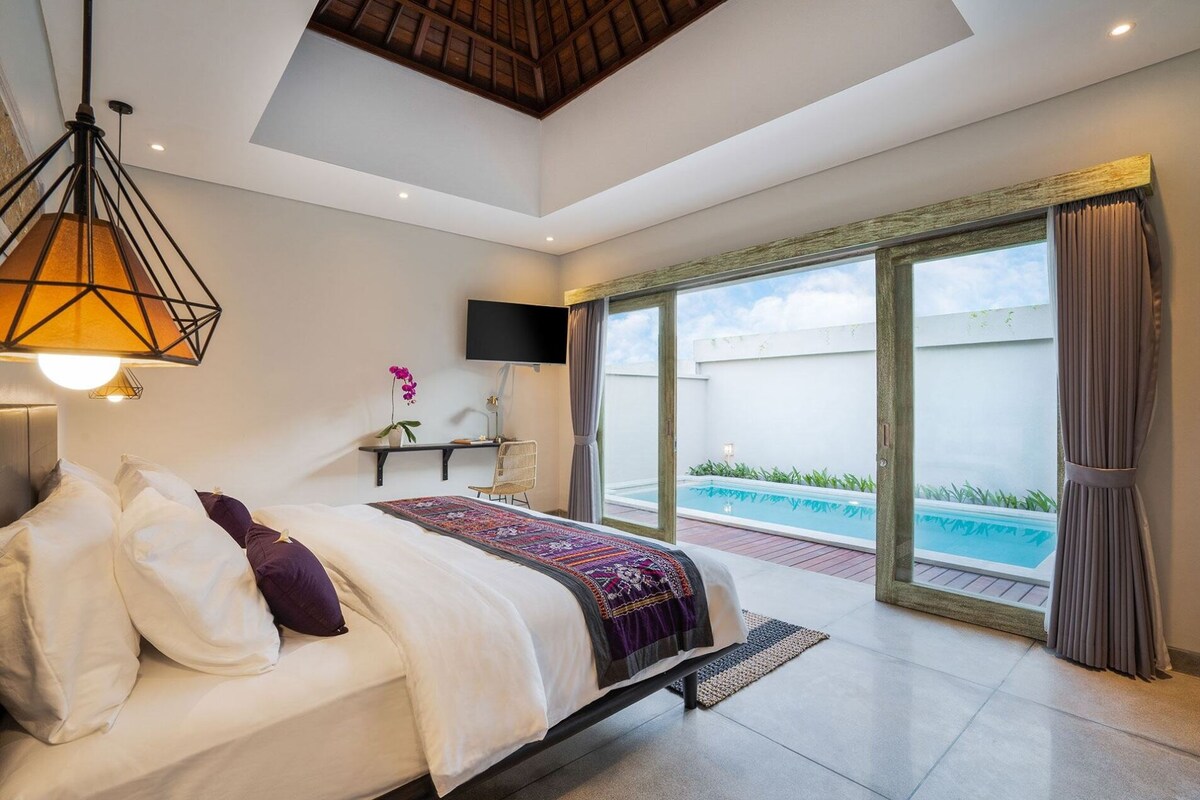 Stylish Beachside Nook 1 Bedroom Private Villa in Canggu — image 5