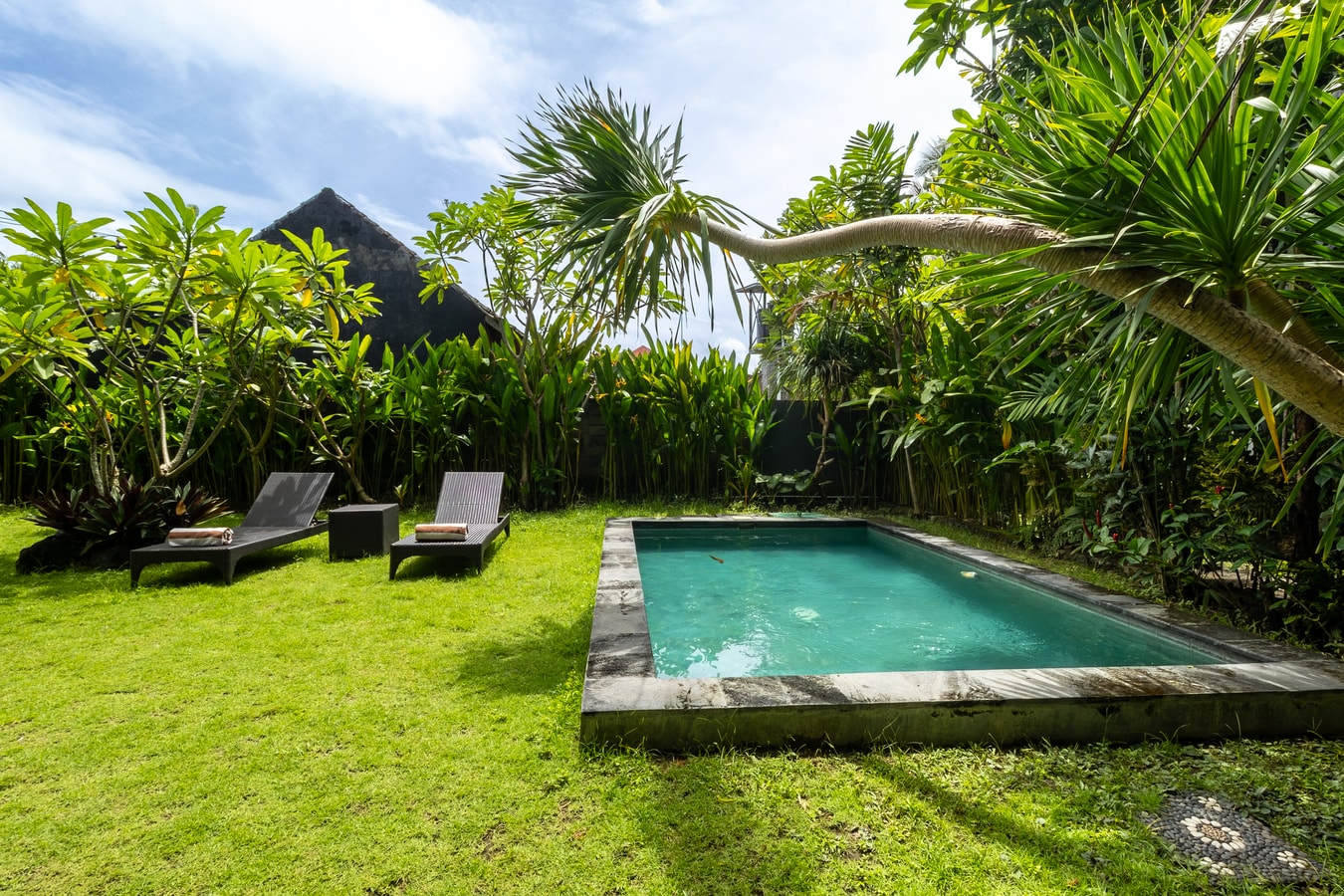 Casa Sweet Lips - 3BR Villa with Pool, Canggu in Pererenan, Bali — image 11