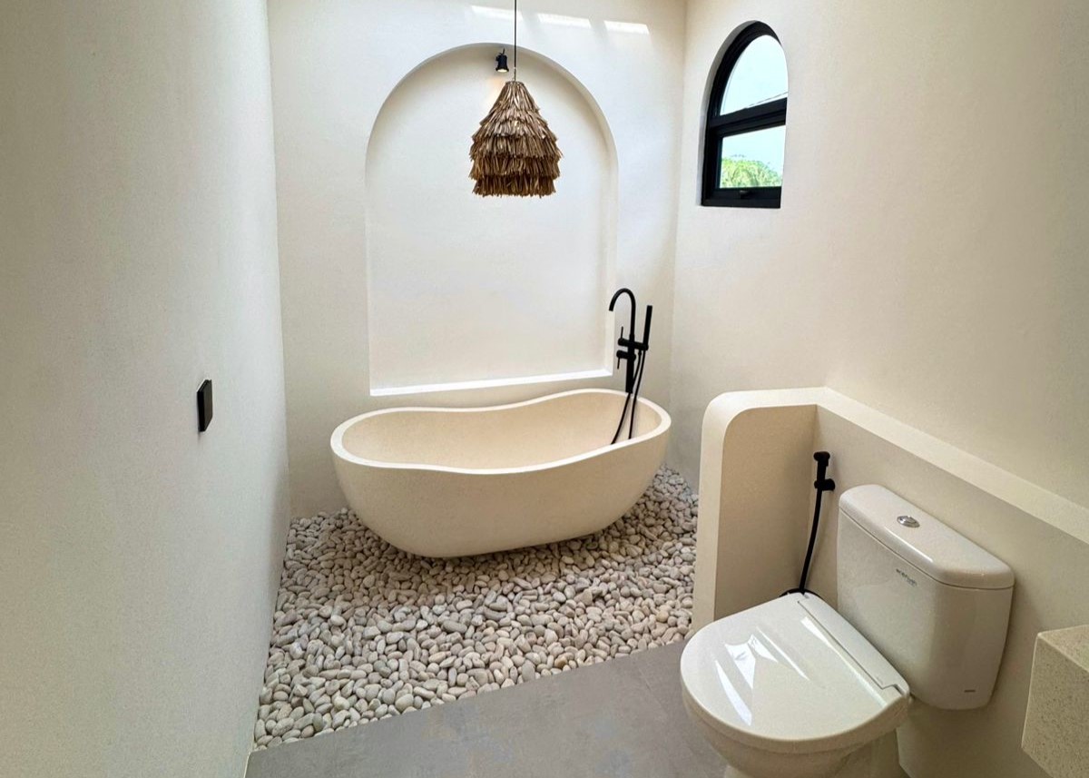 2 Bedroom Villa with Rooftop for Rent in Pererenan — image 12