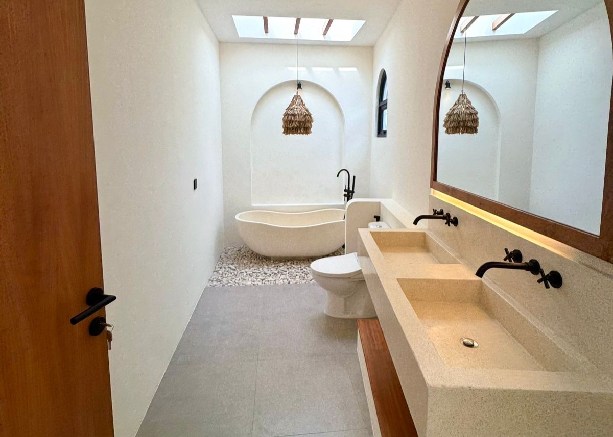 2 Bedroom Villa with Rooftop for Rent in Pererenan — image 13