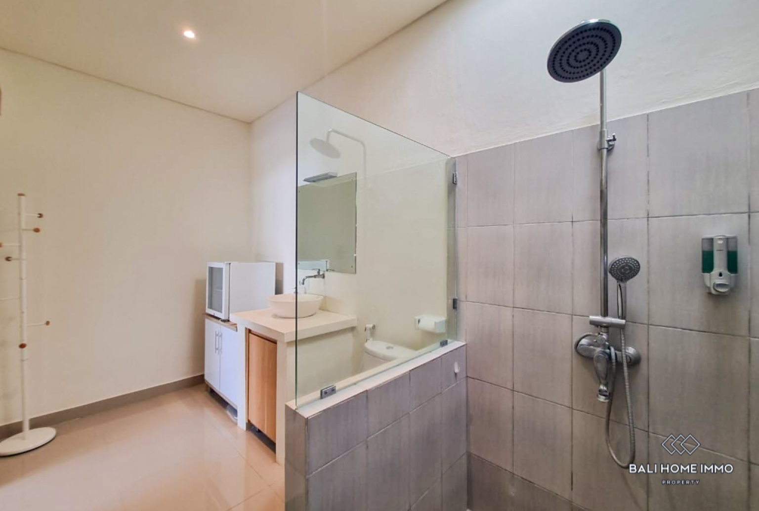 2 Bedroom Villa for Monthly Rental in Bali Canggu Residential Side — image 11
