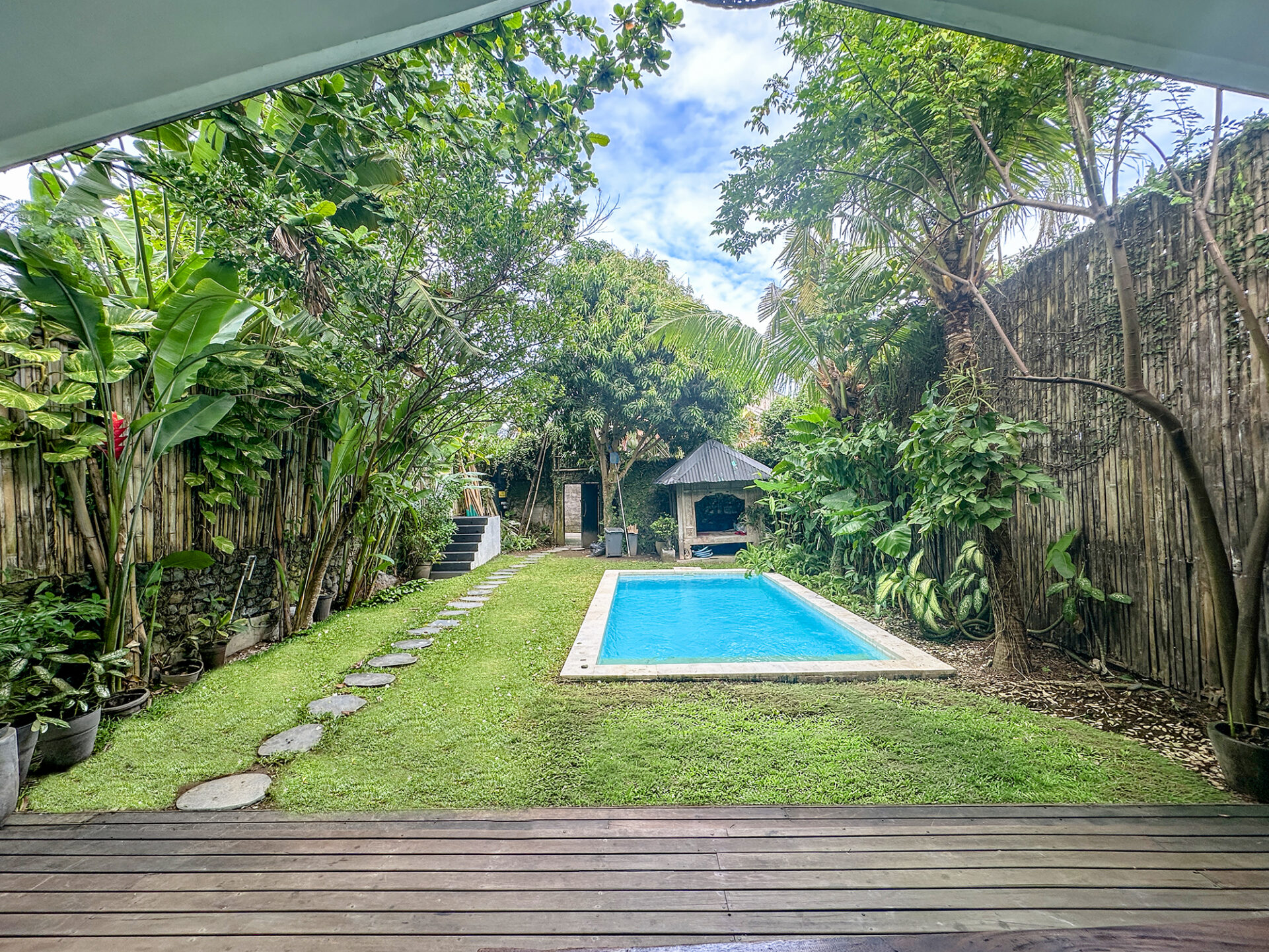 1 BEDROOM TROPICAL VILLA WITH LARGE GARDEN – YEARLY RENTAL — image 1