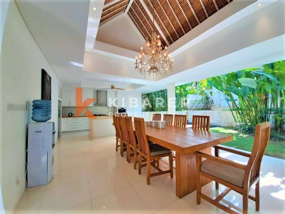 LUXURY FOUR BEDROOM OPEN LIVING VILLA IN PERERENAN — image 7