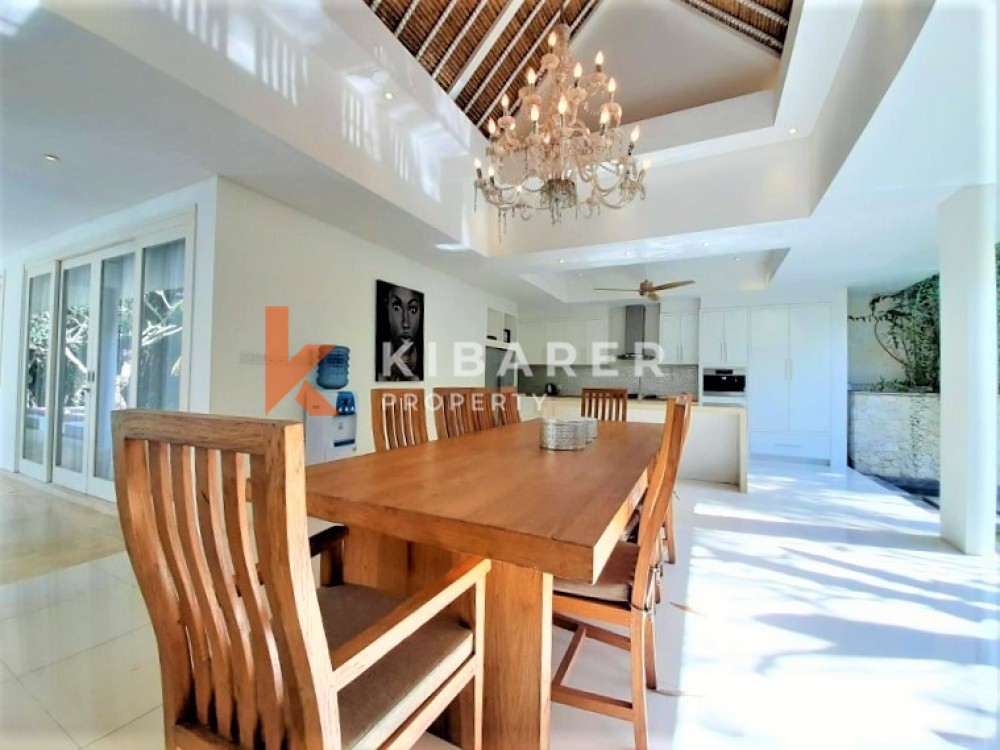 LUXURY FOUR BEDROOM OPEN LIVING VILLA IN PERERENAN — image 8