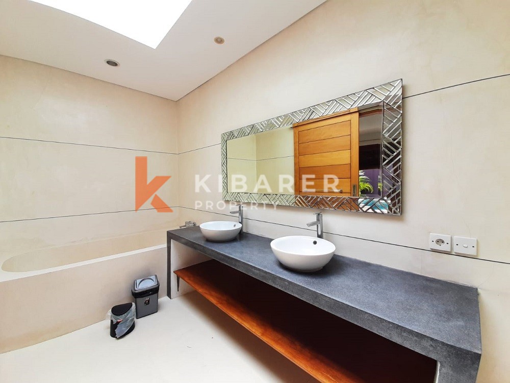 Three Bedroom Complex Villa walking distance to Berawa Beach — image 9