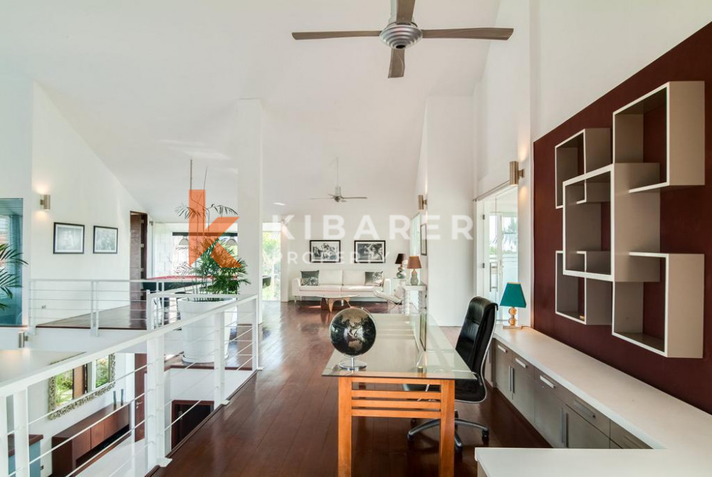 Amazing Design Four Bedrooms Closed Living Villa In Umalas — image 3