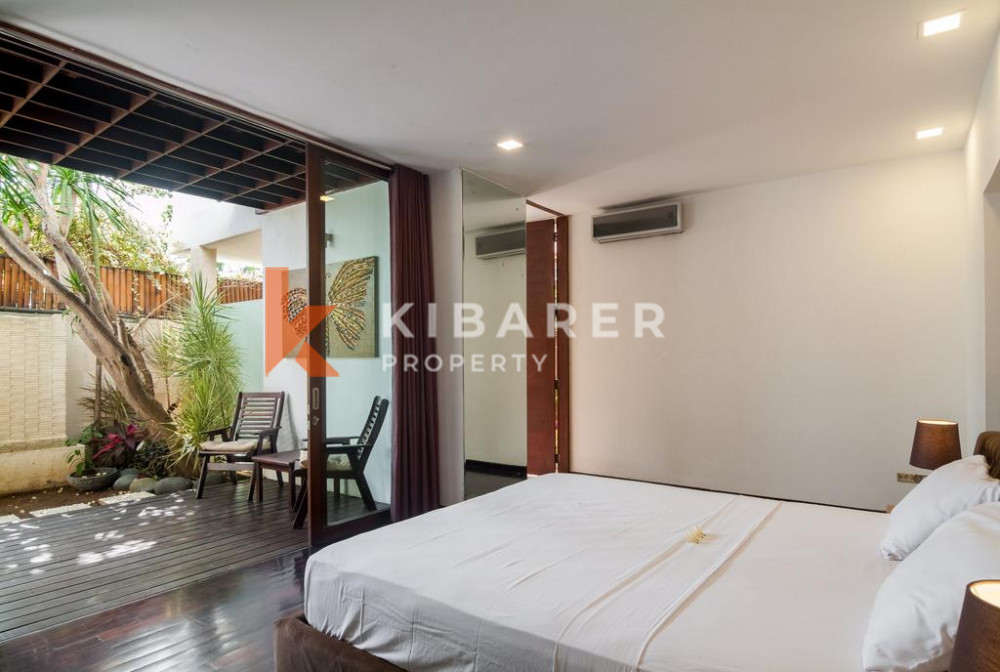 Amazing Design Four Bedrooms Closed Living Villa In Umalas — image 11