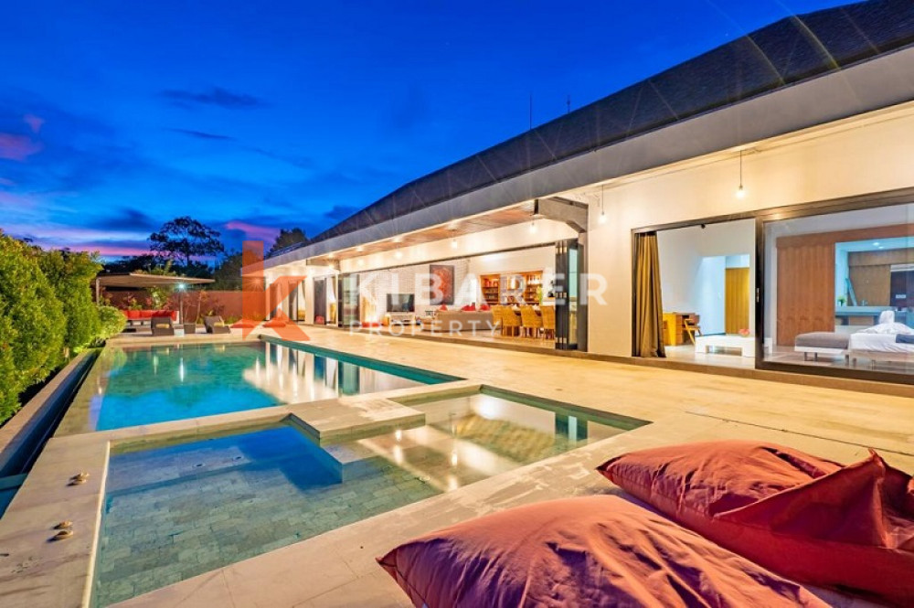 Amazing Four Bedroom Enclosed Living Villa in Ungasan — image 3