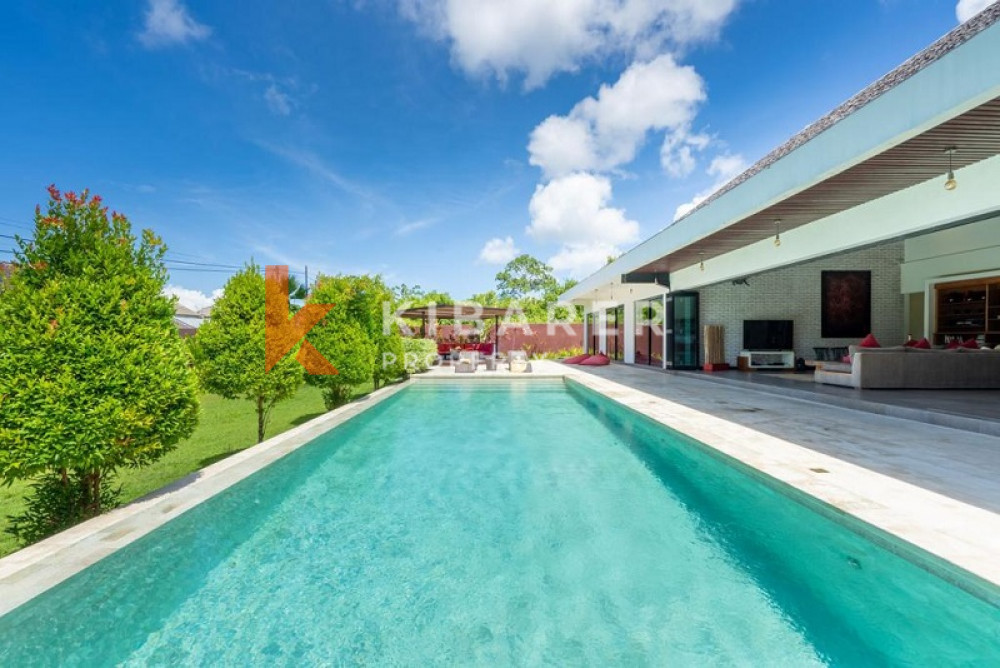 Amazing Four Bedroom Enclosed Living Villa in Ungasan — image 2
