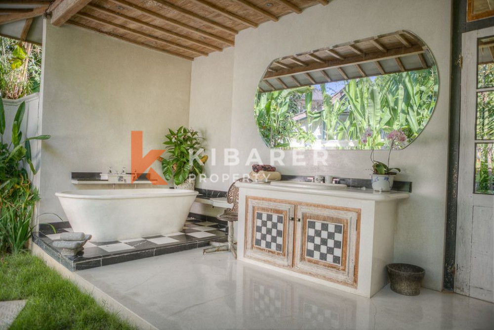 Peaceful Eight Bedroom Villa in the middle of nature in Umalas — image 6