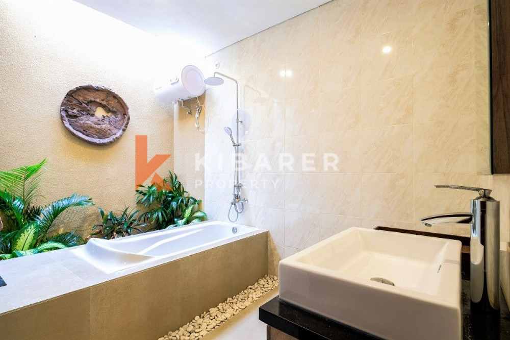 stunning one bedroom open living villa in pererenan — image 10