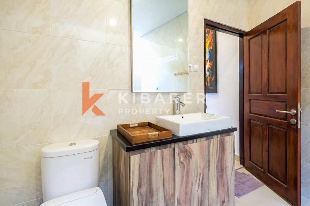 stunning one bedroom open living villa in pererenan — image 11