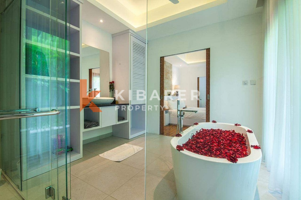 Romantic One Bedroom Enclosed Villa In Tumbak Bayuh — image 9