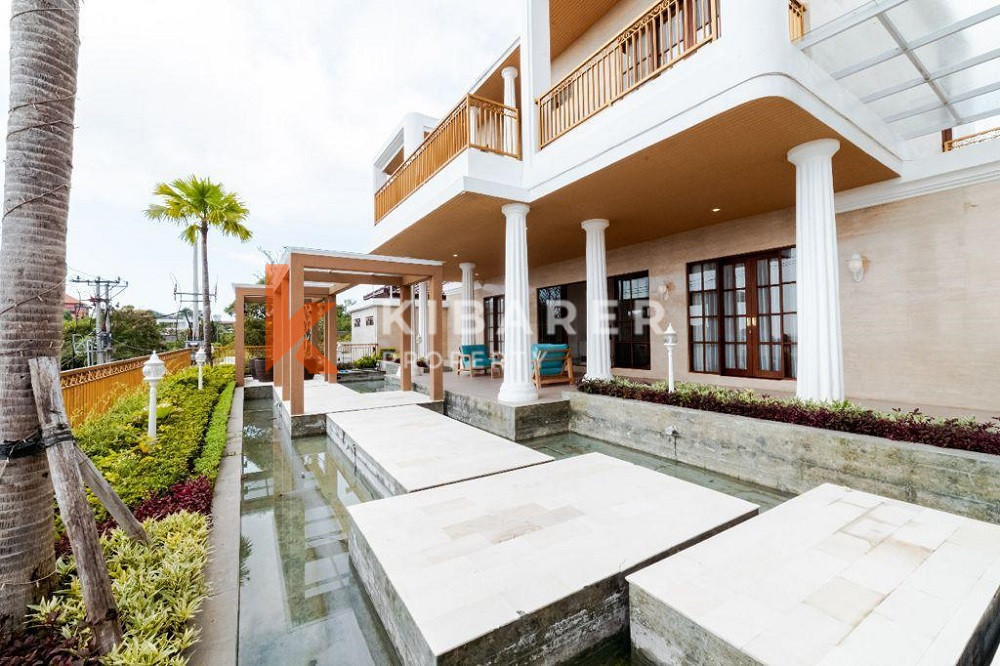 Beautiful Four Bedroom Retreat Overlooking the Jimbaran Ocean — image 2